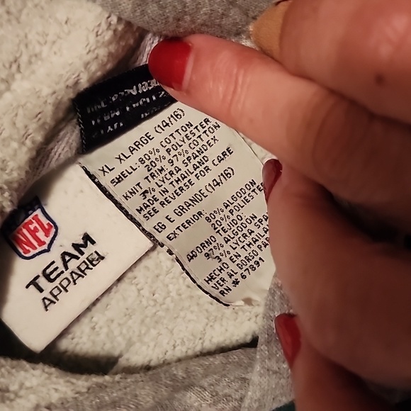 EAGLES  XXL FOOTBALL  HOODED SWEATSHIRT , XLARGE ( 14- 16 ). - Picture 6 of 7